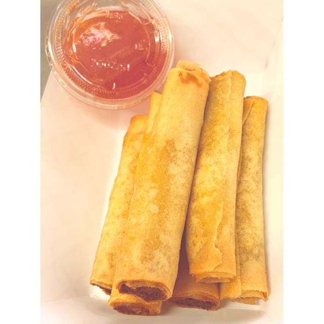 6 pcs Chicken Lumpia.